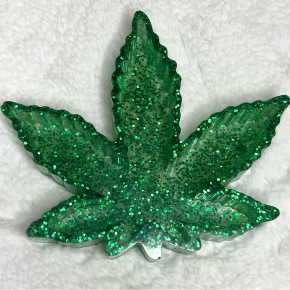 Handmade 420 Green Glitter Resin Ashtray Bud Tray Change Jewelry Pot Gift - Picture 3 of 8